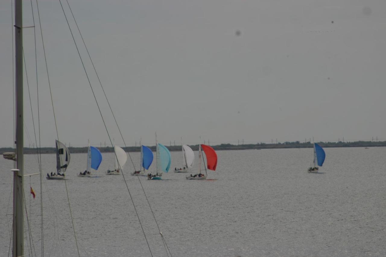 Le Vent Dans Les Voiles - Appartement Classe 4 Etoiles Mèze Dış mekan fotoğraf