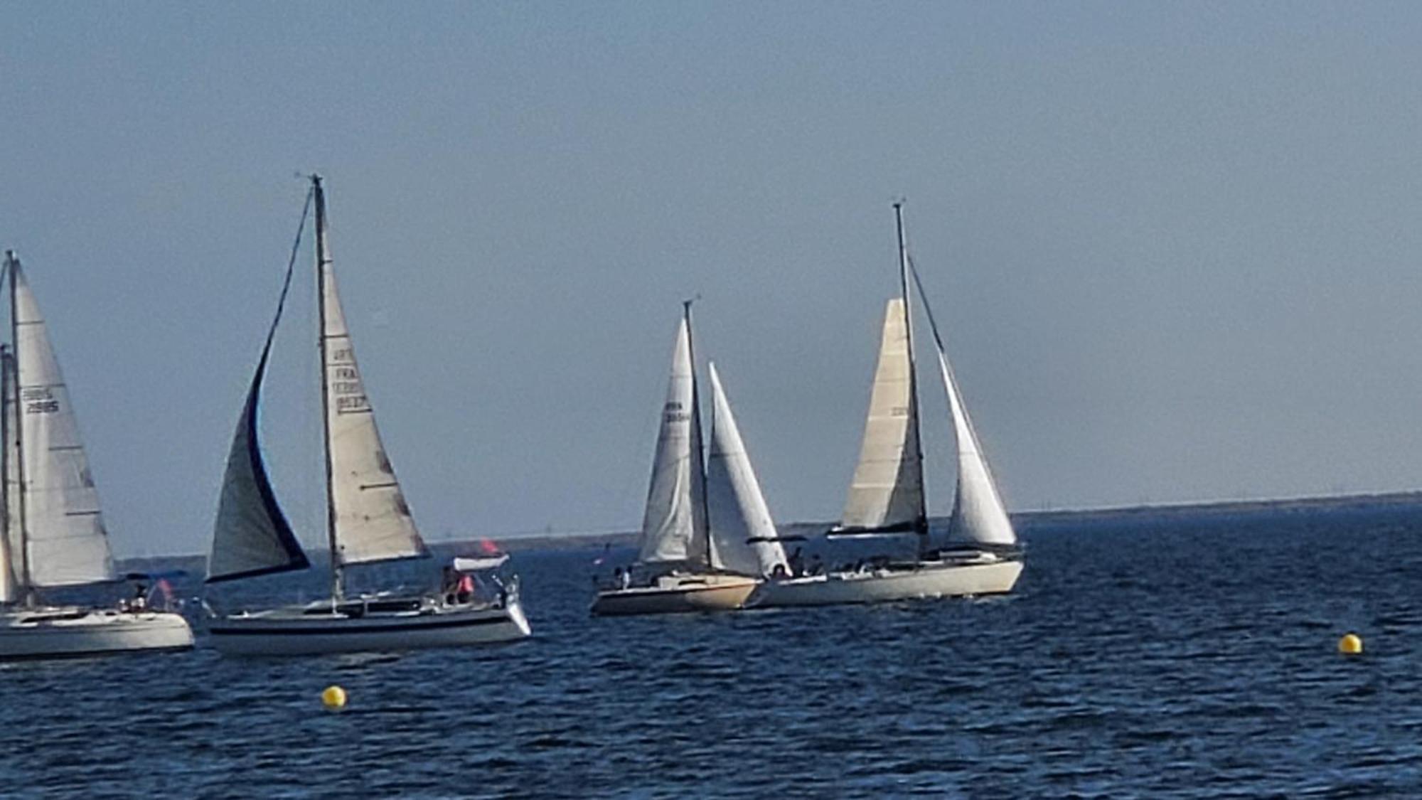Le Vent Dans Les Voiles - Appartement Classe 4 Etoiles Mèze Dış mekan fotoğraf